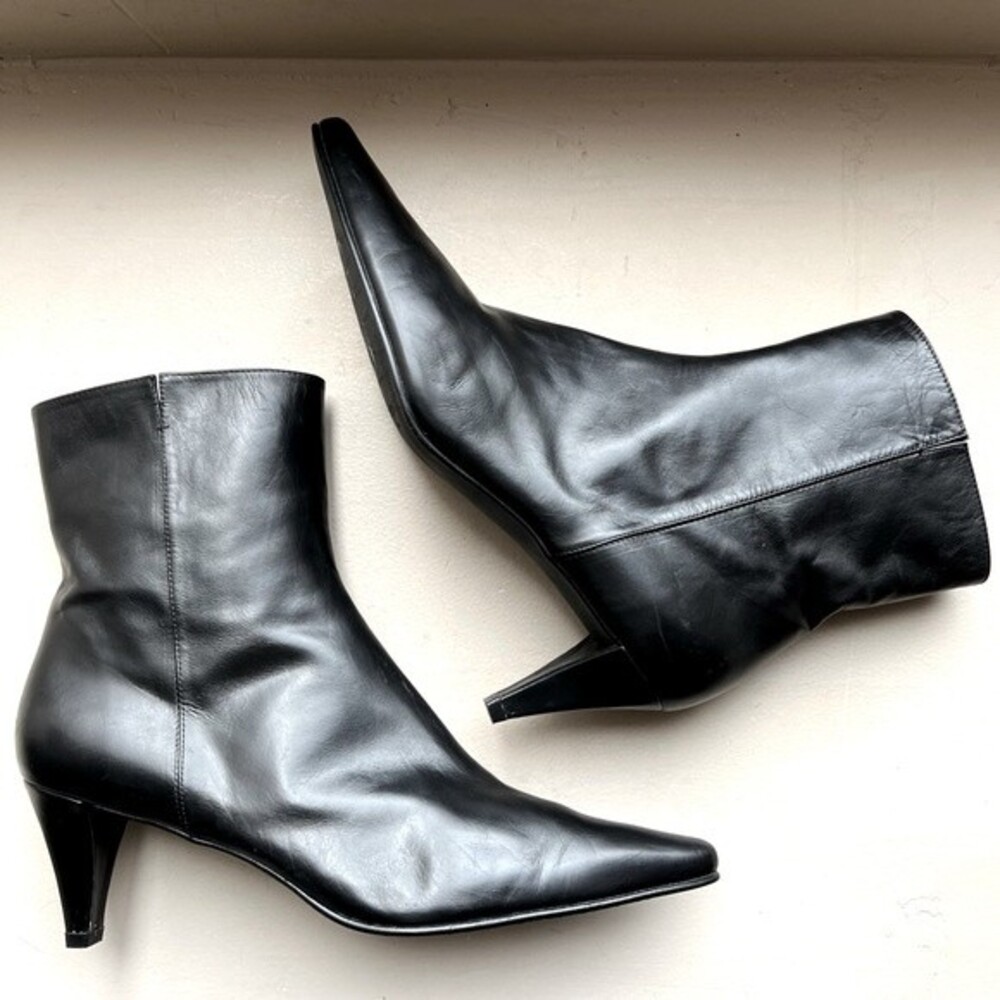 Stuart Weitzman Black Leather Heeled Ankle Boots Bootiies w/ Zipper Women’s 12